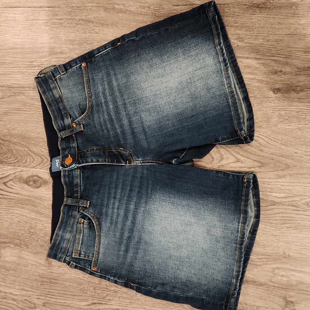 Women's JAG Alex Boyfriend Short Size 12
